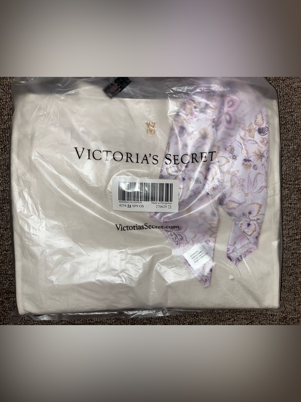 Victoria's Secret Tote - Picture 1 of 5